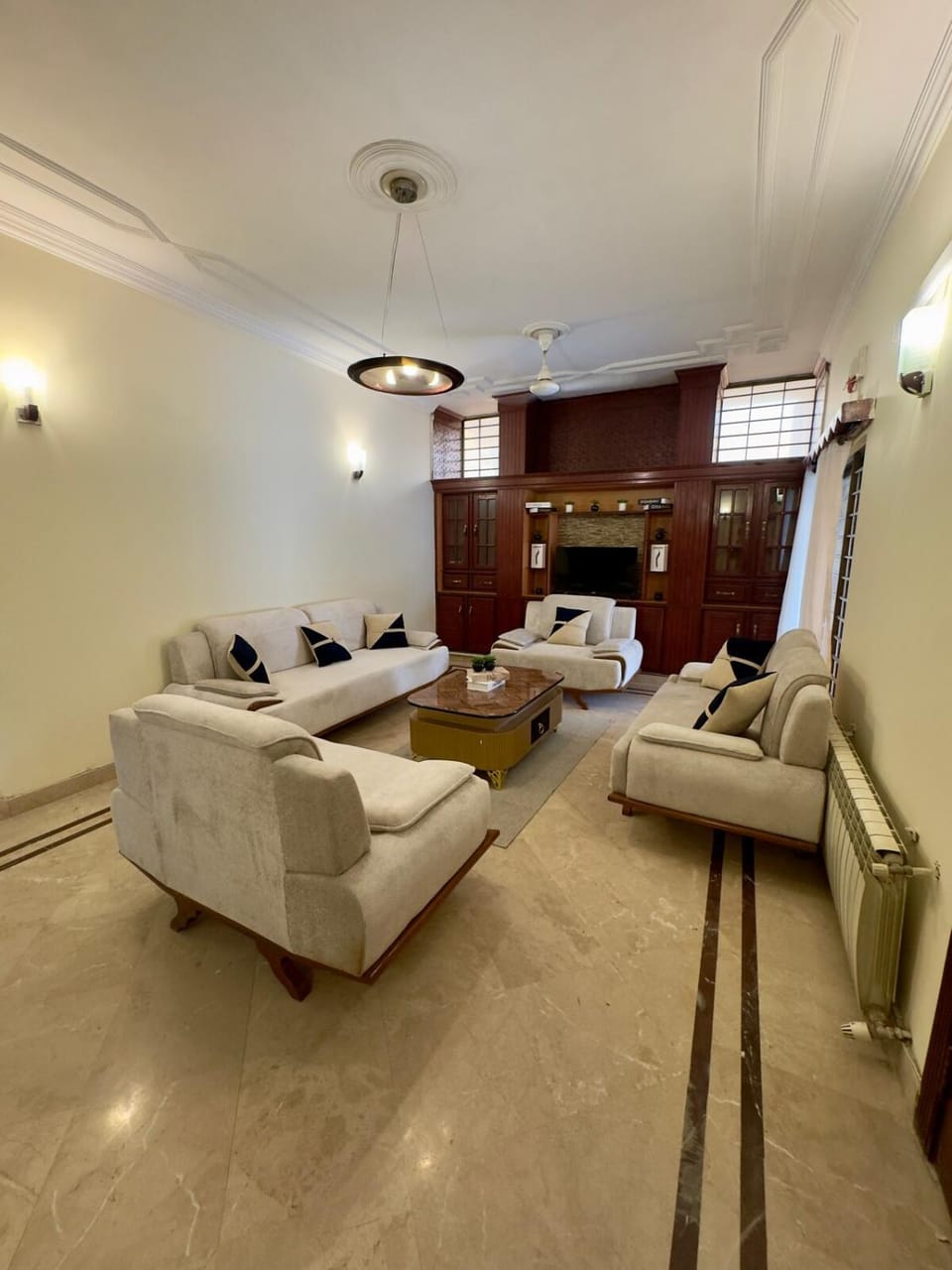 TV and multimedia, Living room, Photo of the whole room, Seating area