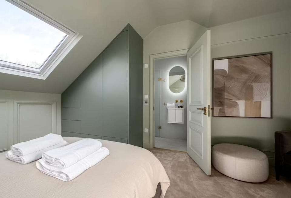 Lovely 3 BDR Free Parking Apartment in South Holland (province)