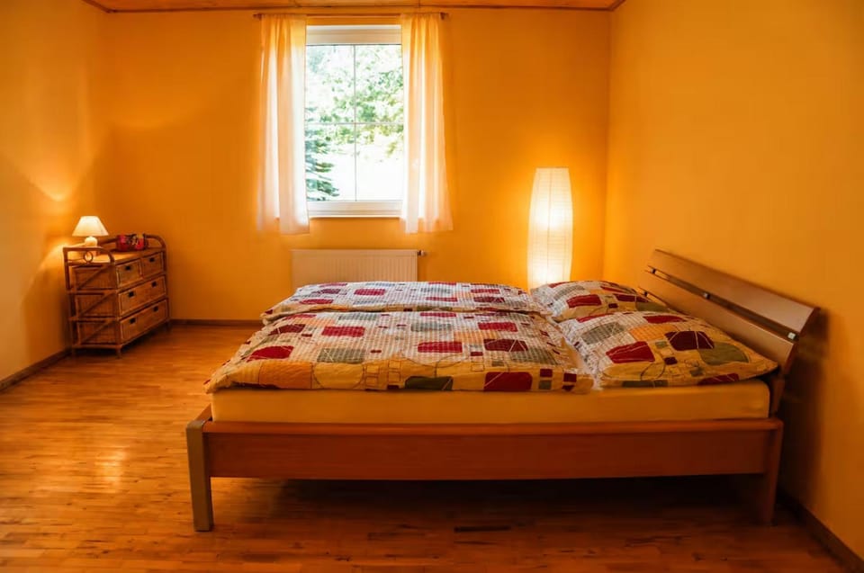 Bed, Photo of the whole room, Bedroom