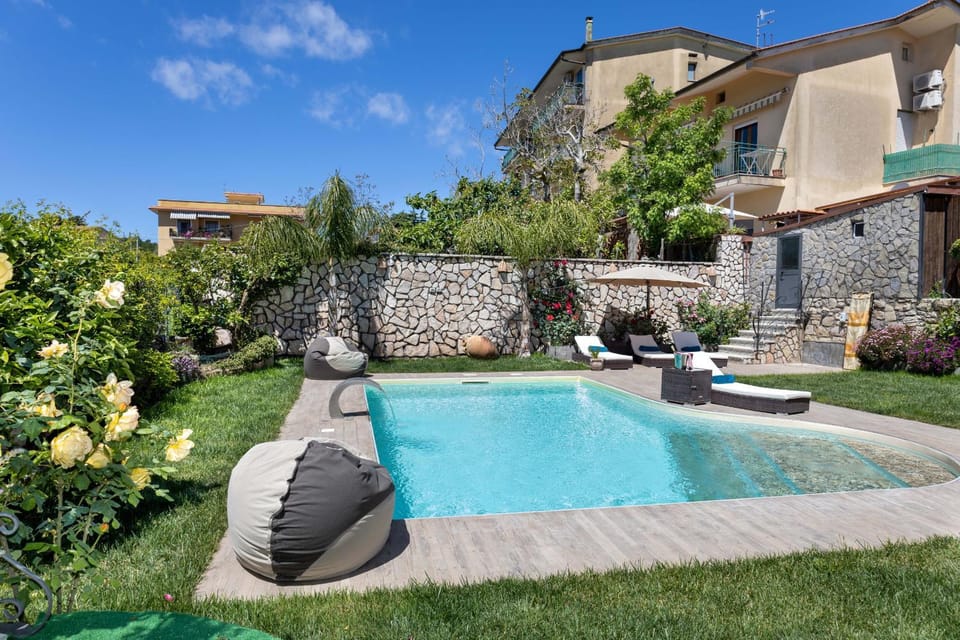 Swimming pool, Swimming pool