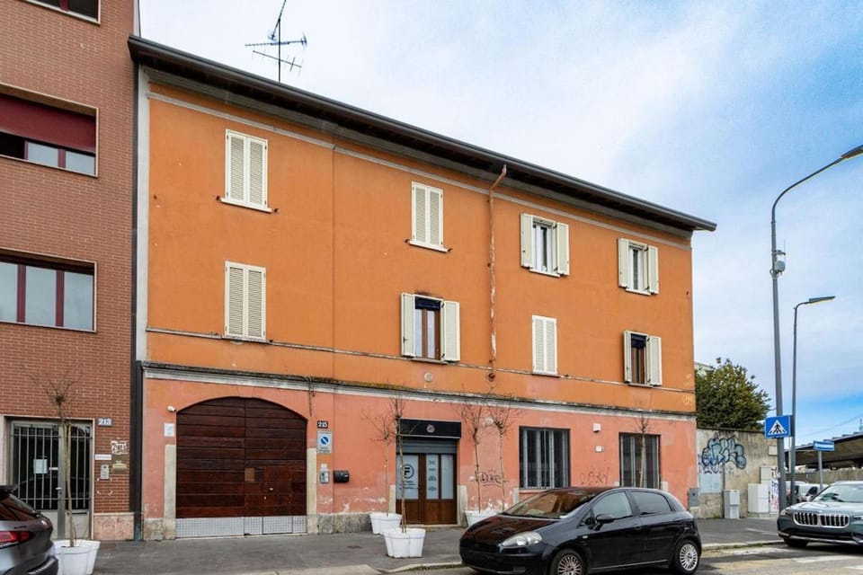 Milan Suite x6 Fiera Rho-San Siro-Duomo Direct Apartment in Milan
