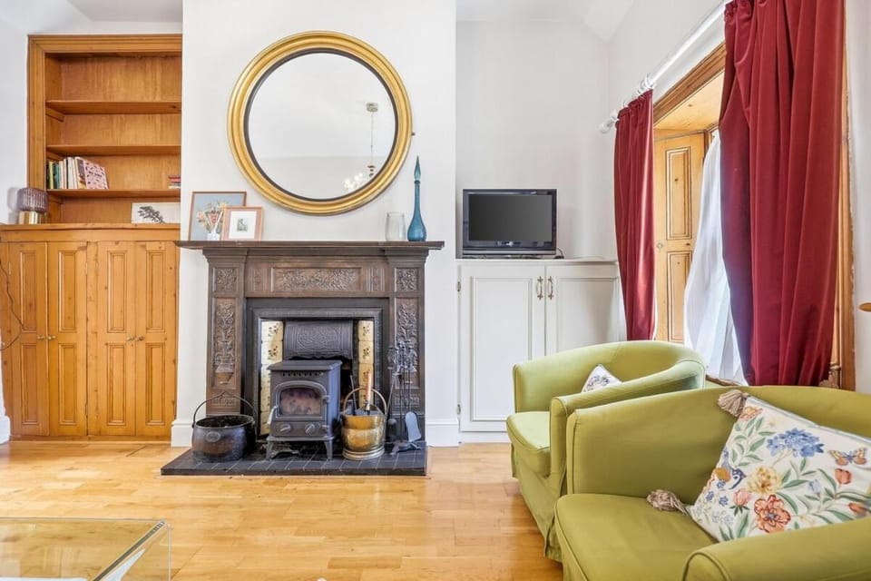 Charming 2-BR Cottage 3 minutes from Aviva Stadium Apartment in Dublin