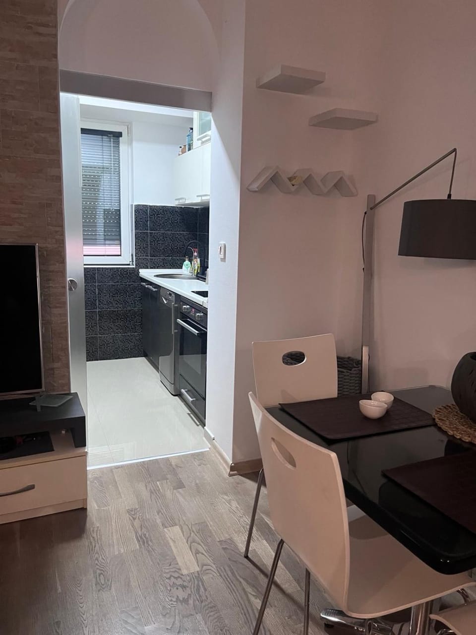 Maximilian Apartment - Balcony & Free Parking Apartment in Skopje
