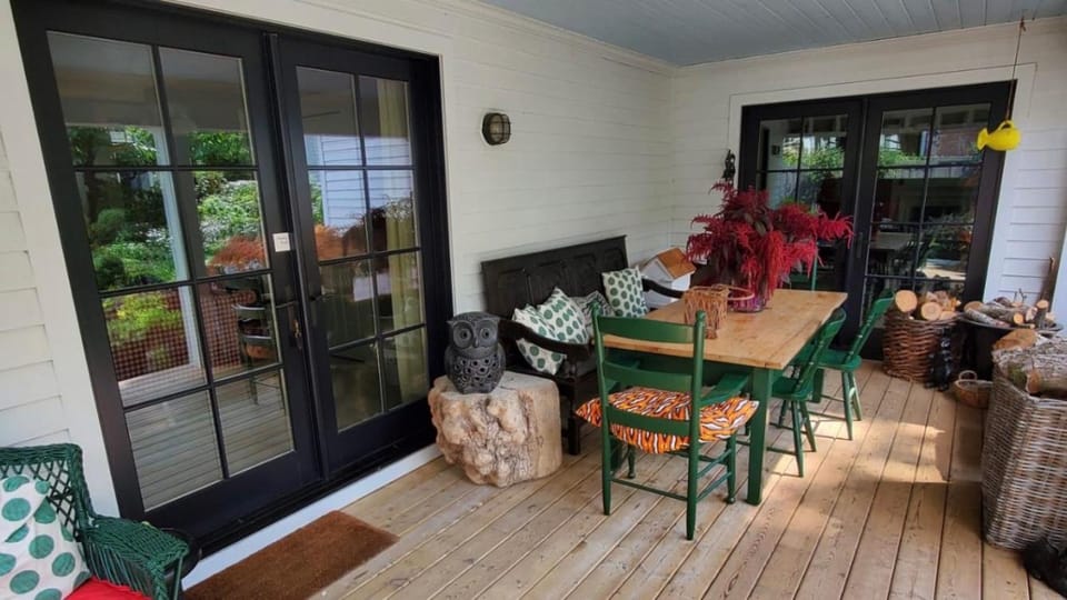 Patio, Seating area