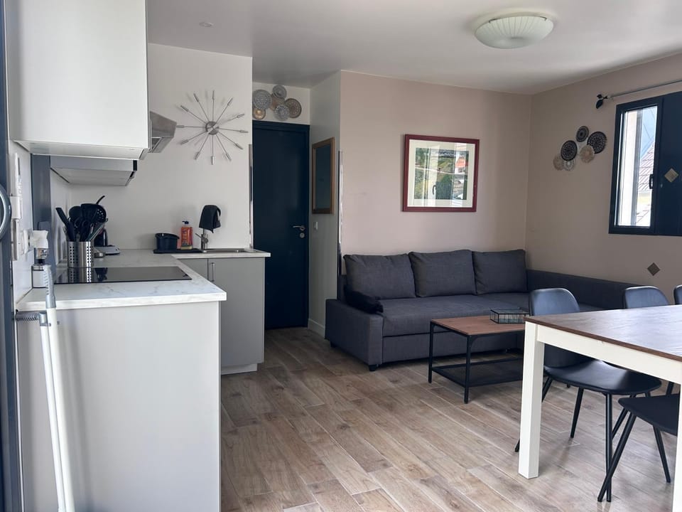 Apparemment Cosy Etage à 10 minutes du STADE DE FRANCE Apartment in Drancy