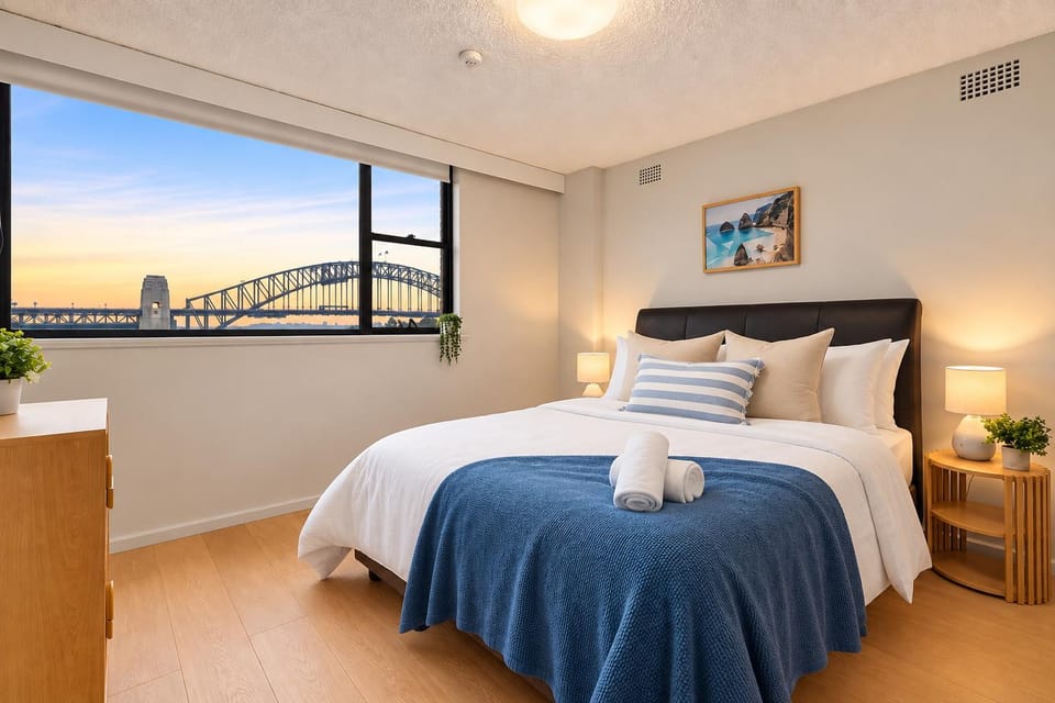 Wake Up to the Harbour Bridge - Sleep 6 & Parking Apartment in Sydney