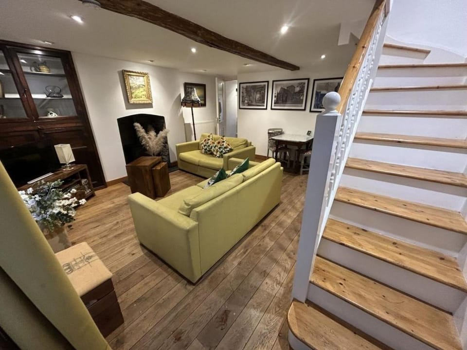 Cosy & Chic 2 Bed Cottage in the Brecon Beacons House in Brecon