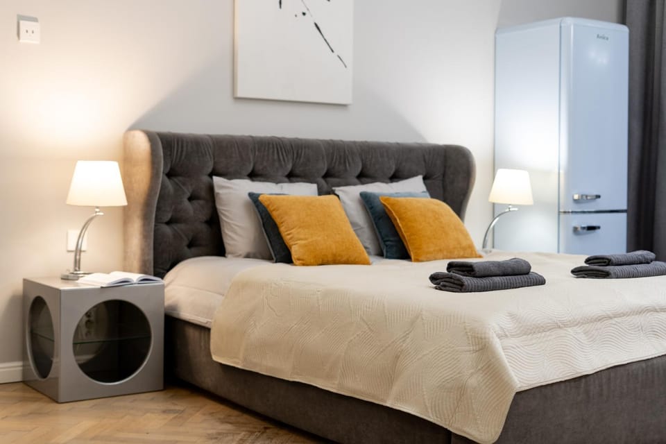 Bed, Bedroom, towels, wardrobe, air conditioner