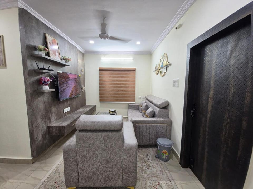 Communal lounge/ TV room, TV and multimedia, Living room, Seating area