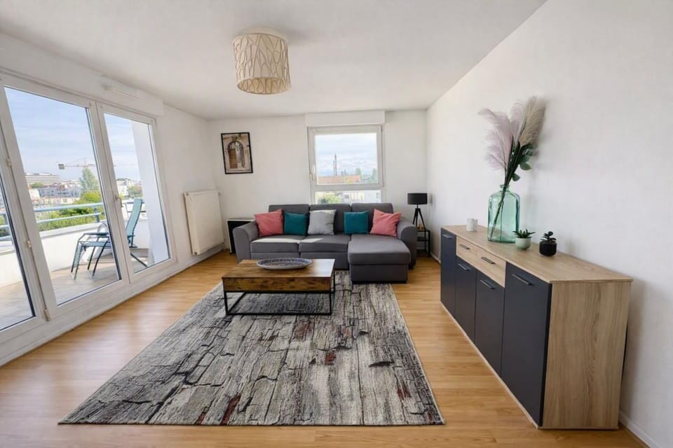 Bright apartment with terrace and cathedral view Apartment in Eckbolsheim