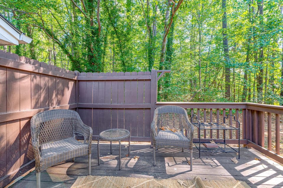 Raleigh Townhome w/ Deck: Near Shops & Dining House in Cary