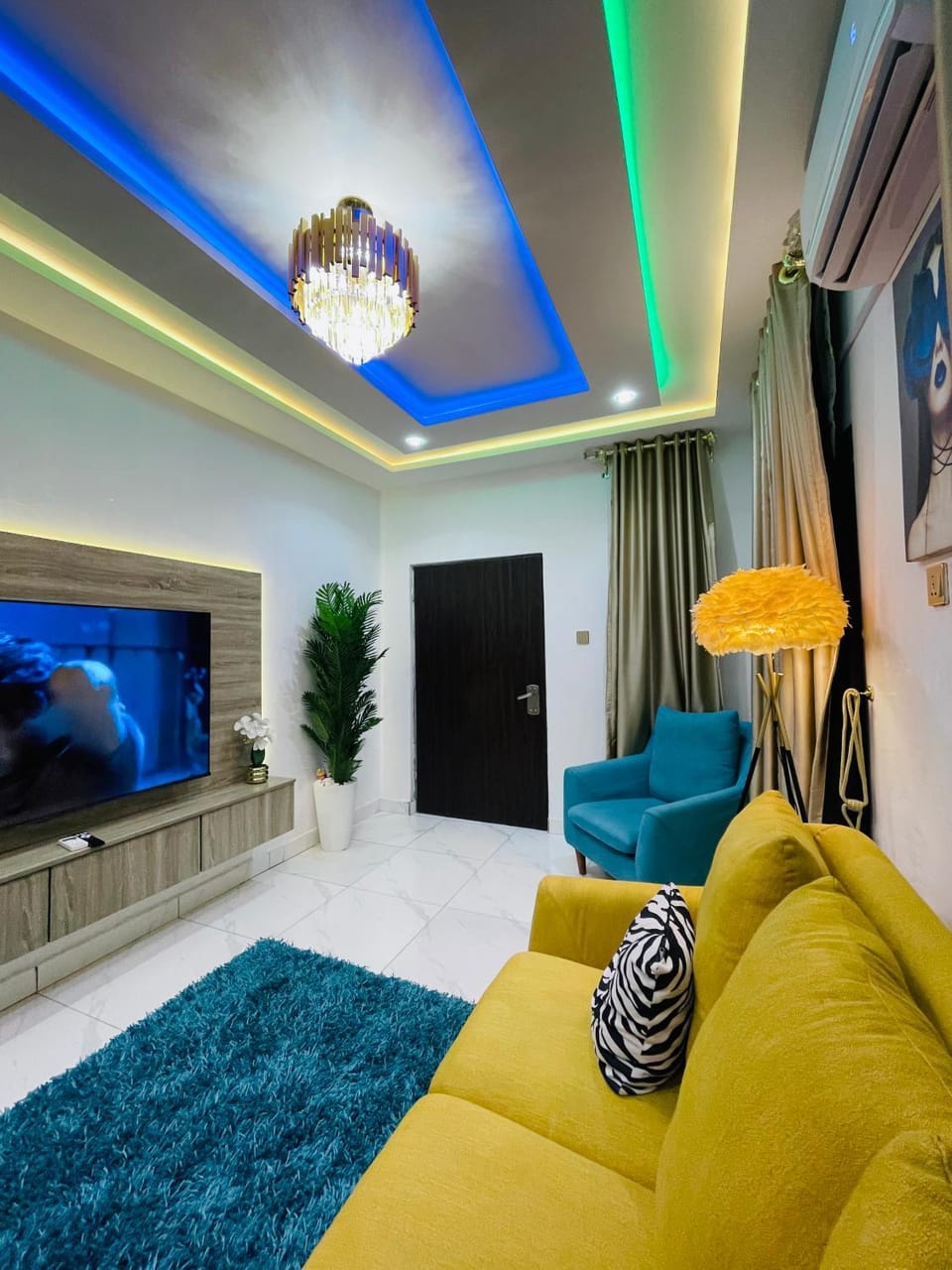 TV and multimedia, Seating area