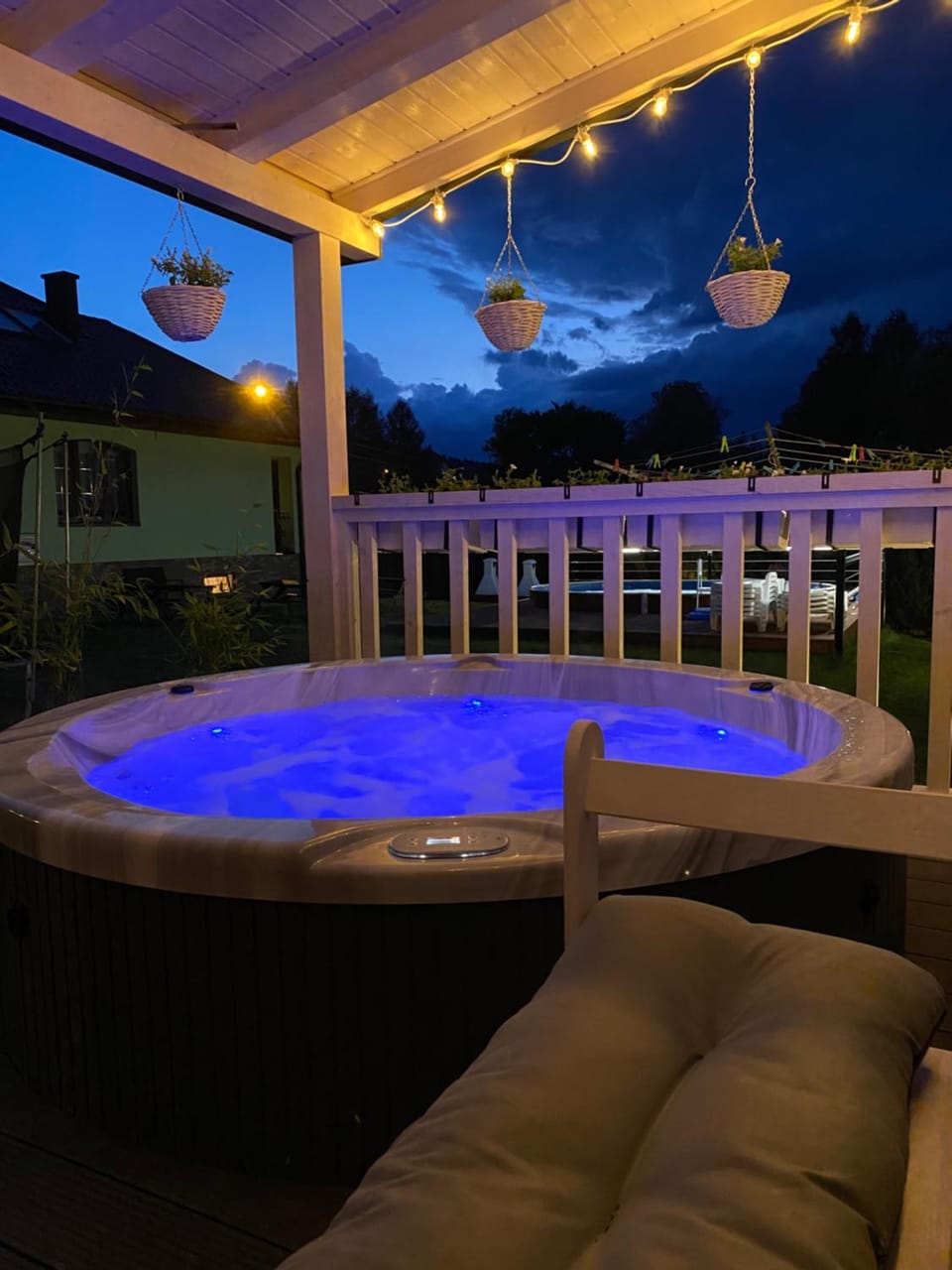 Hot Tub, Hot Tub