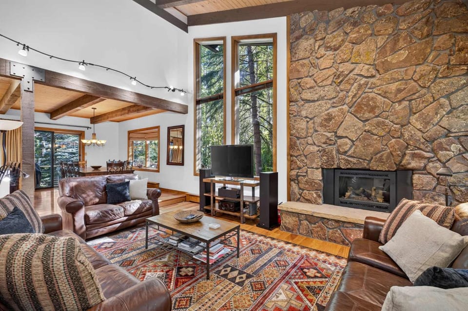 Spring Hill Hideaway Fireplace House in Vail