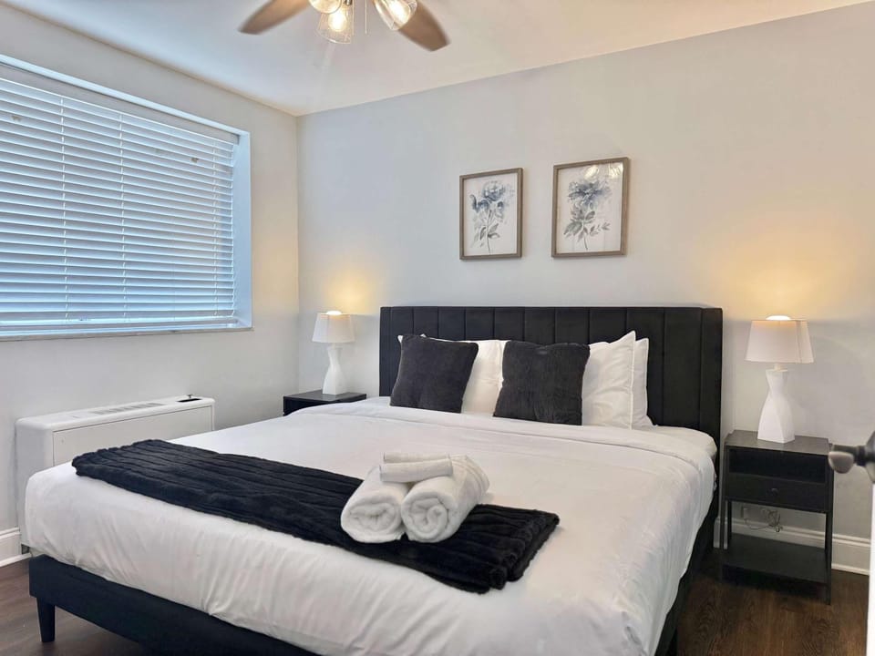 Downtown Atlanta Condo Central Location LM405 House in Atlanta