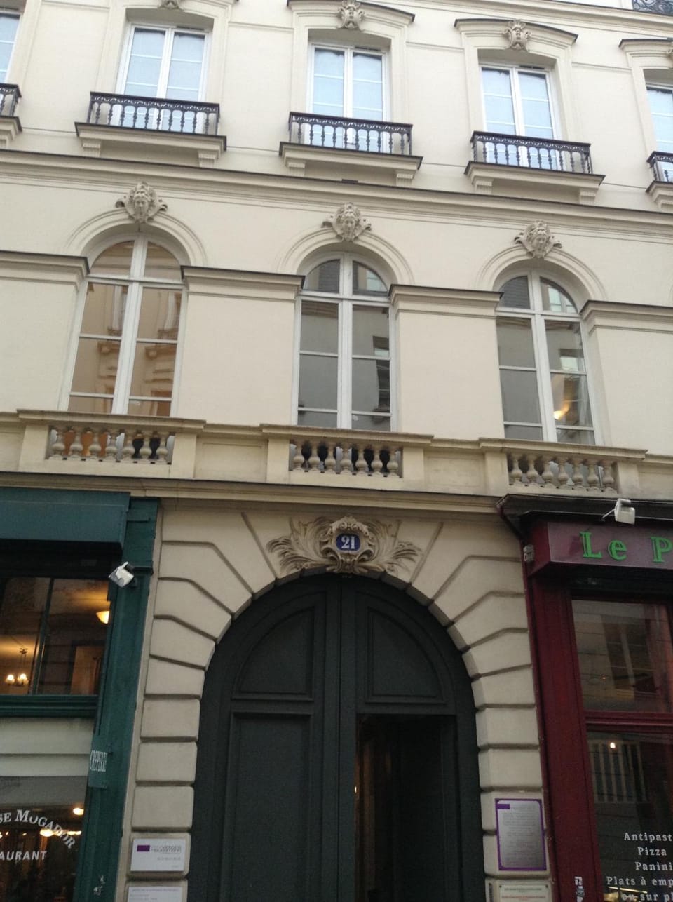 Facade/entrance