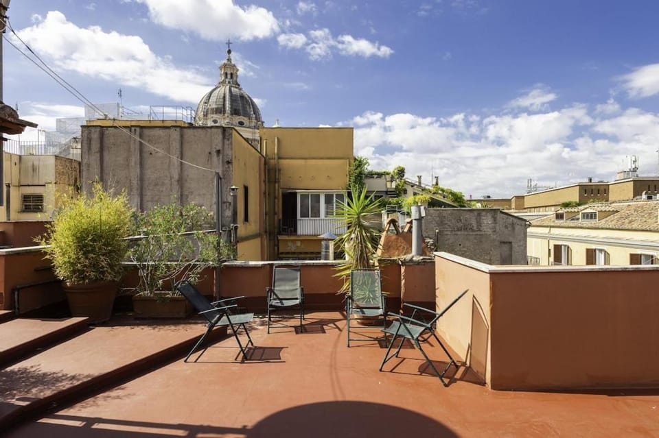 Spanish Steps Luxury Penthouse Apartment in Rome