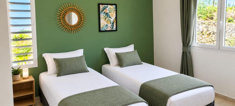 Bedroom, towels, air conditioner