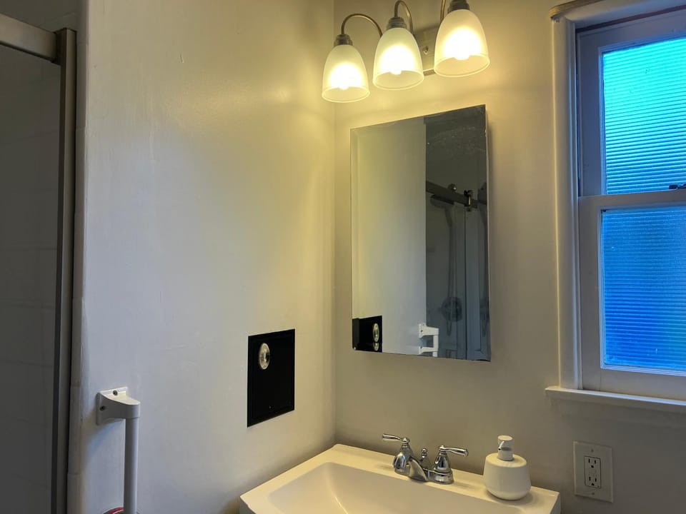 G5 Urban Living Retreat Apartment in Lakewood