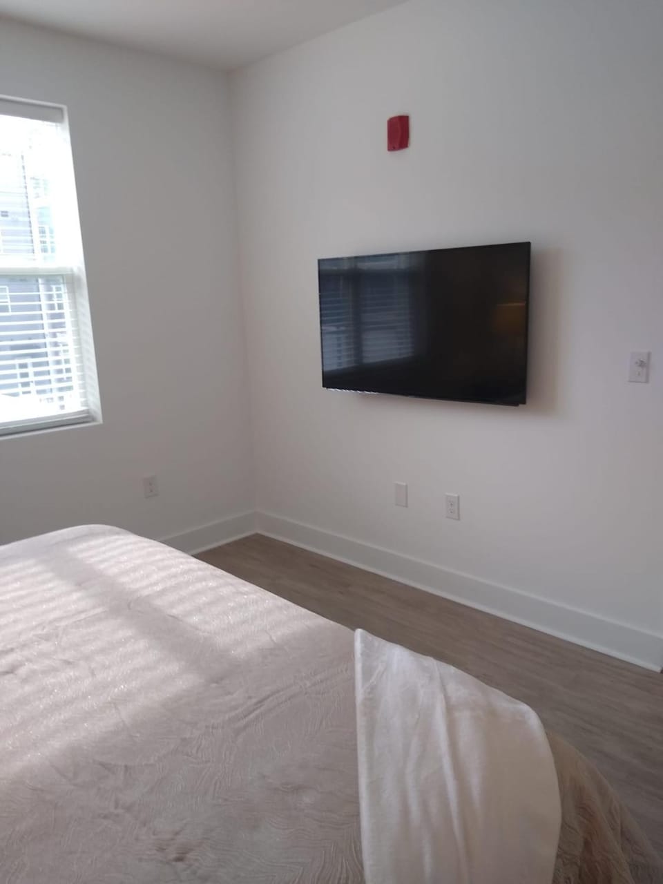 Town Madison Luxury, Pool, Gym & More Apartment in Madison