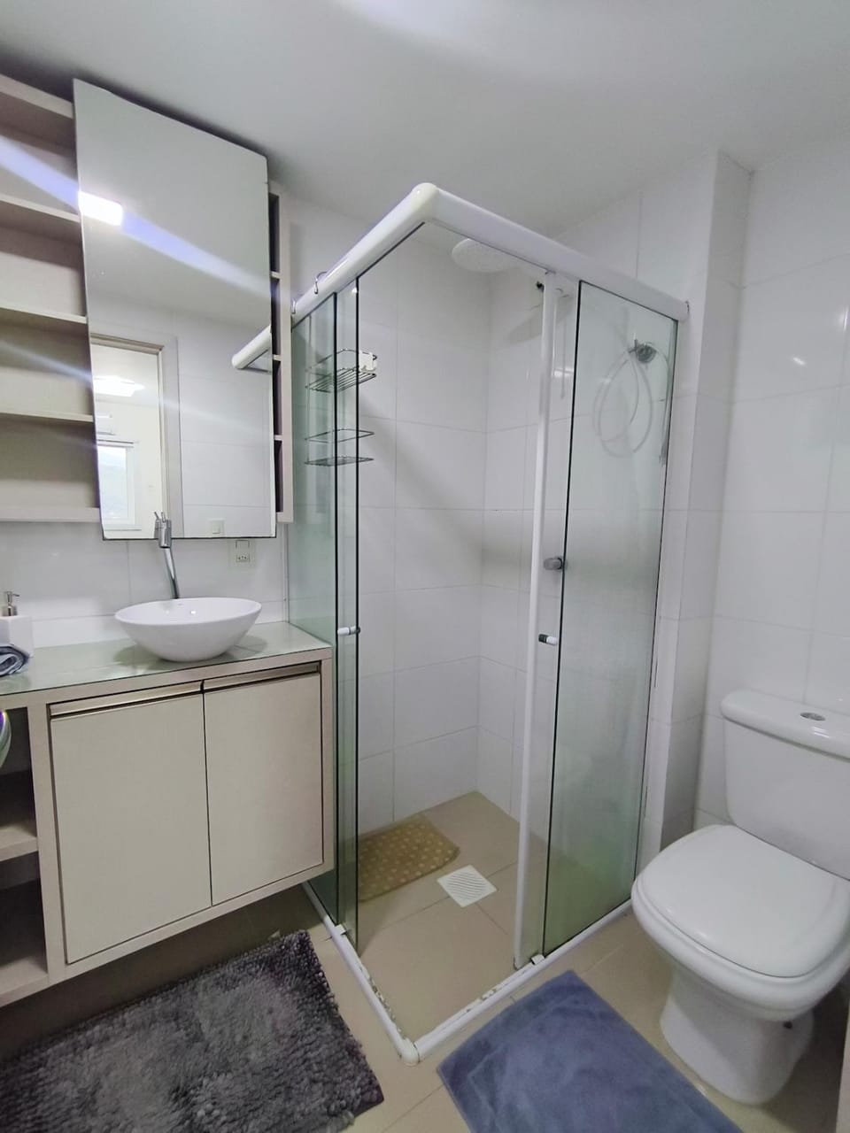 Apto1702 Apto amplo com piscina, 2 vagas, 2 dorm, mercado Apartment in Blumenau