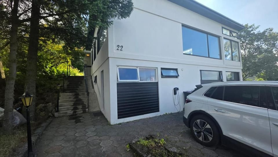 Private Hotel Style Studio with Free Parking Apartment in Kopavogur