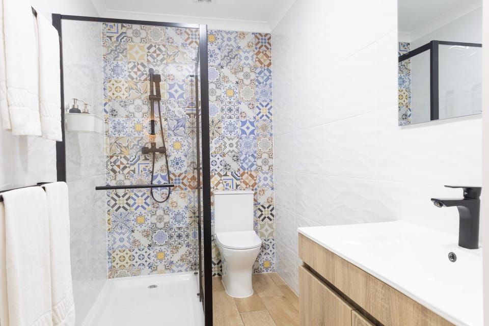 Bathroom, Decorative detail