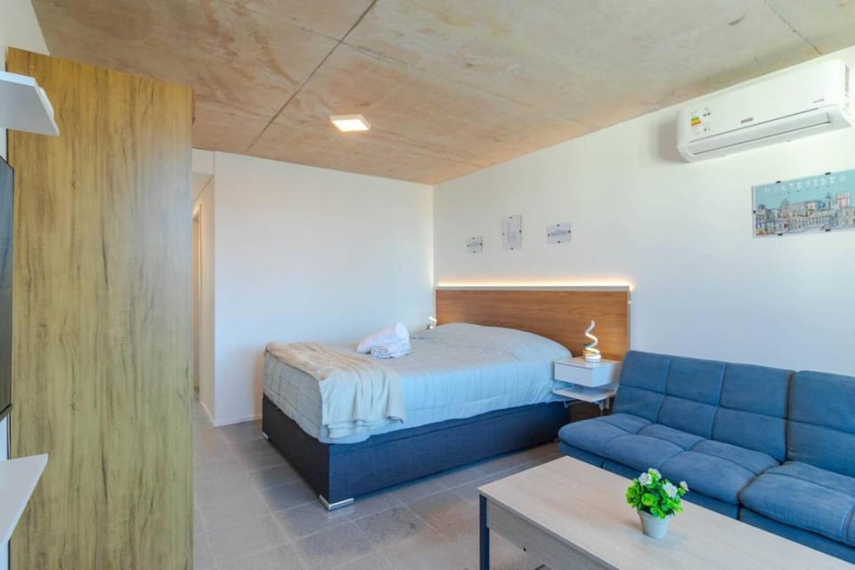 Espectacular apartemento a metros de la rambla Apartment in Montevideo Department, Uruguay