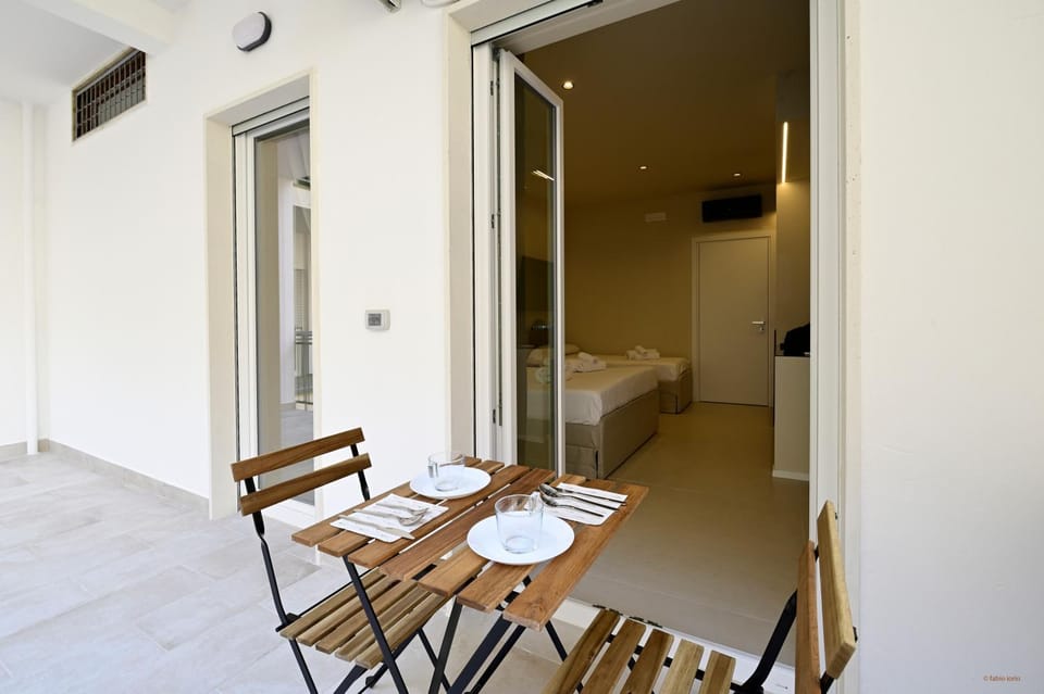 Melovì - Modern House Bed and Breakfast in Bari