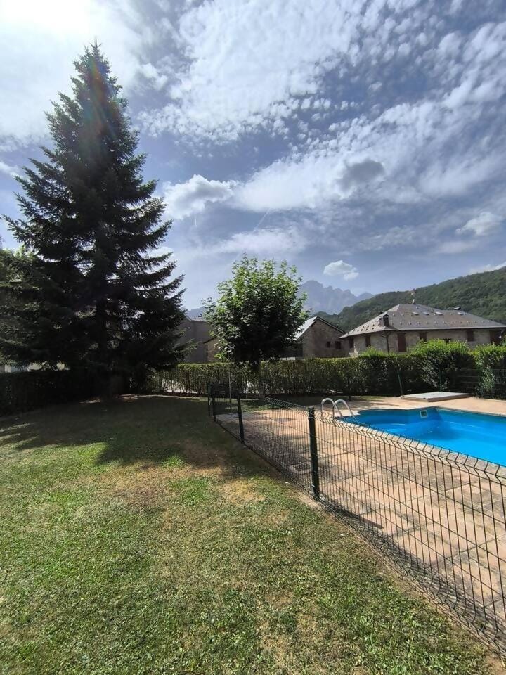 Ático Pueyo | Piscina |Panticosa Ski a 3km | 8 pax Apartment in Aragon