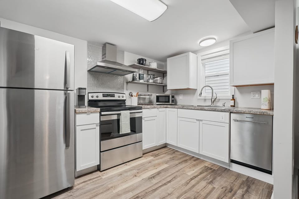 1BD 1BA Near Downtown, UIUC & Memorial Stadium House in Champaign