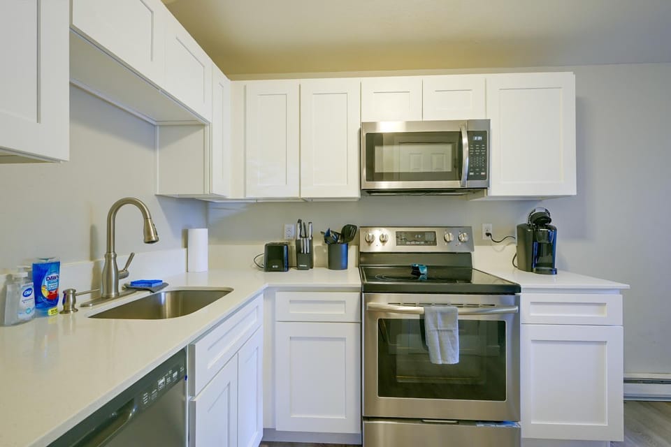 3 Mi to Olympia! Apt w/ Shared Laundry Apartment in Olympia