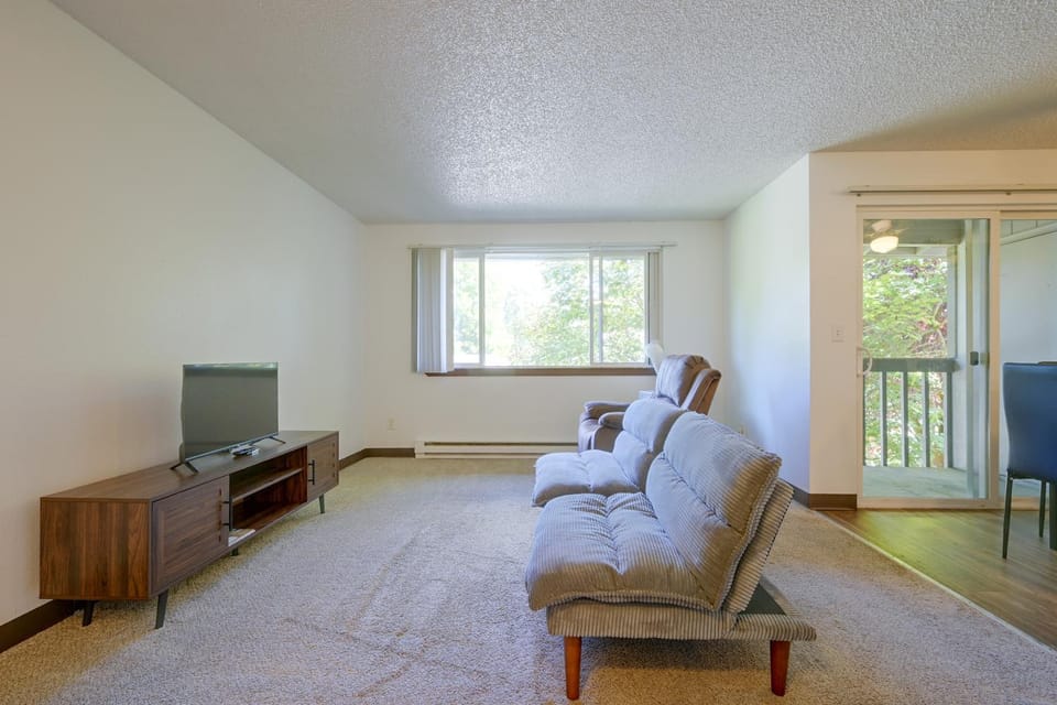 12 Mi to JBLM: Olympia-Area Escape House in Olympia