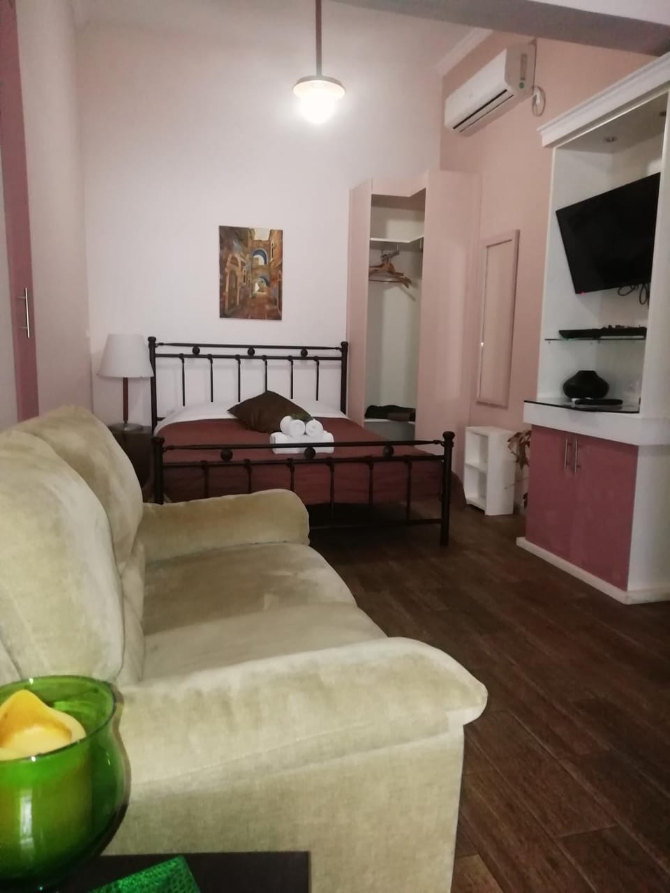 Photo of the whole room