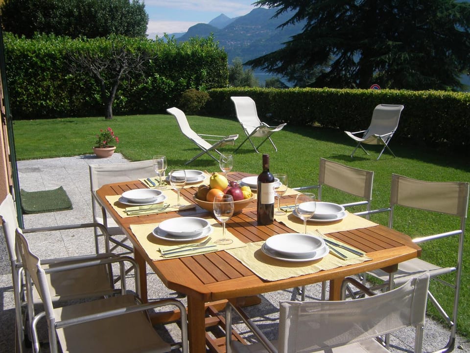 Property building, BBQ facilities, Garden, Balcony/Terrace, Garden view, Lake view, Mountain view