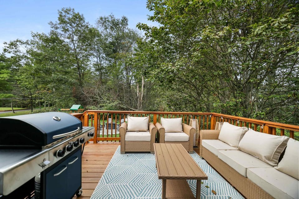 Your Poconos Escape Game Room Firepit Grill House in Coolbaugh Township