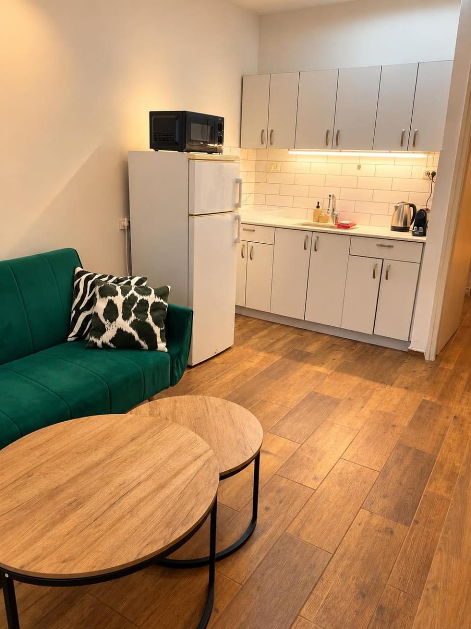 TV and multimedia, Kitchen or kitchenette, Living room, Seating area, pet friendly, stove