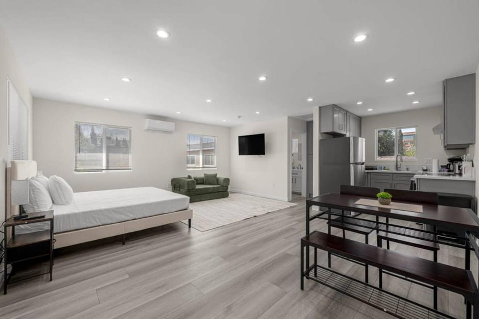 Cozy Burbank Retreat Apartment in Burbank