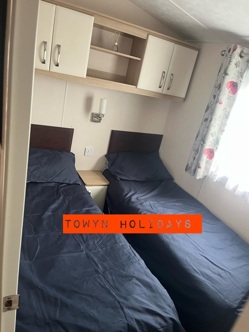 Stunning 3 bedroom caravan Apartment in Towyn