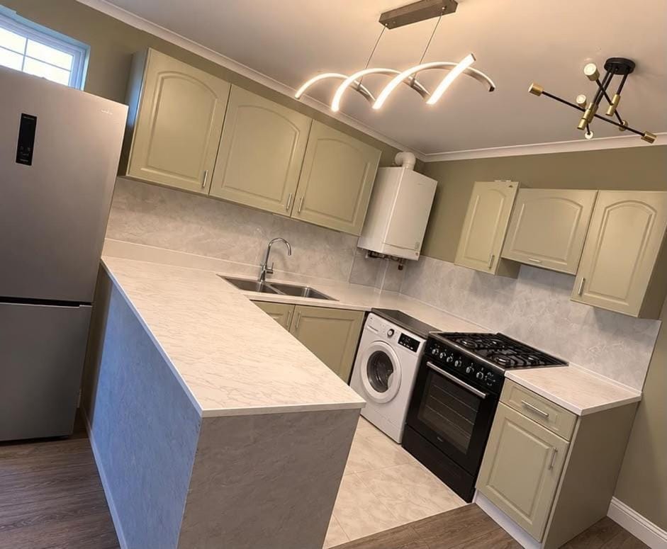 Stylish 1-Bed Flat in Uxbridge Near Heathrow Apartment in Uxbridge