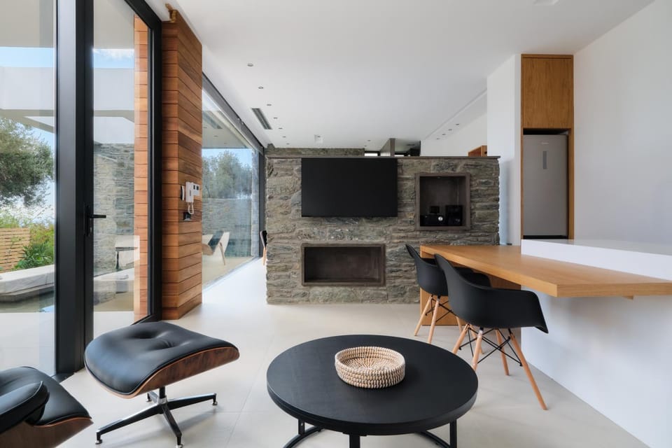 Communal lounge/ TV room, Living room, Seating area