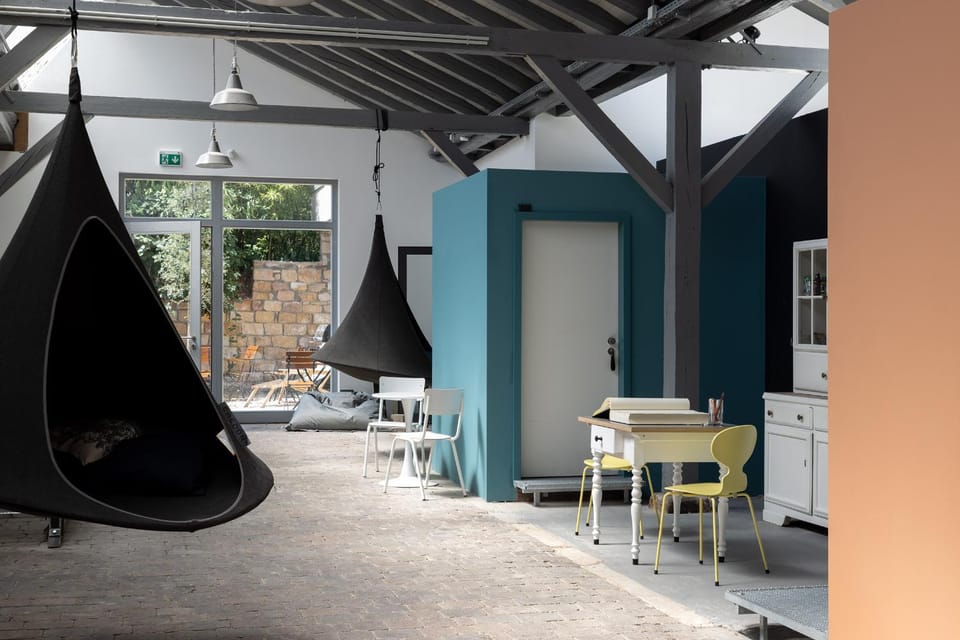 Facade/entrance, Seating area, Area and facilities