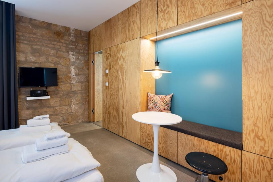 TV and multimedia, Photo of the whole room, Seating area