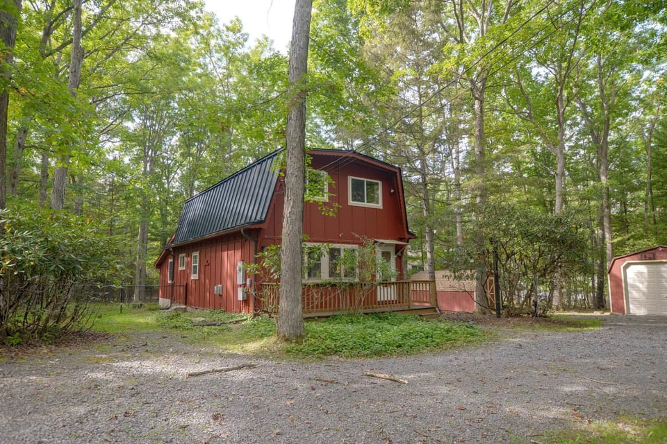 Pet-Friendly w/ Dock & Fenced-In Yard in Swanton House in Deep Creek Lake