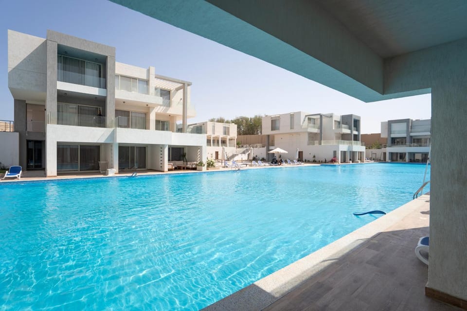 Property building, Swimming pool