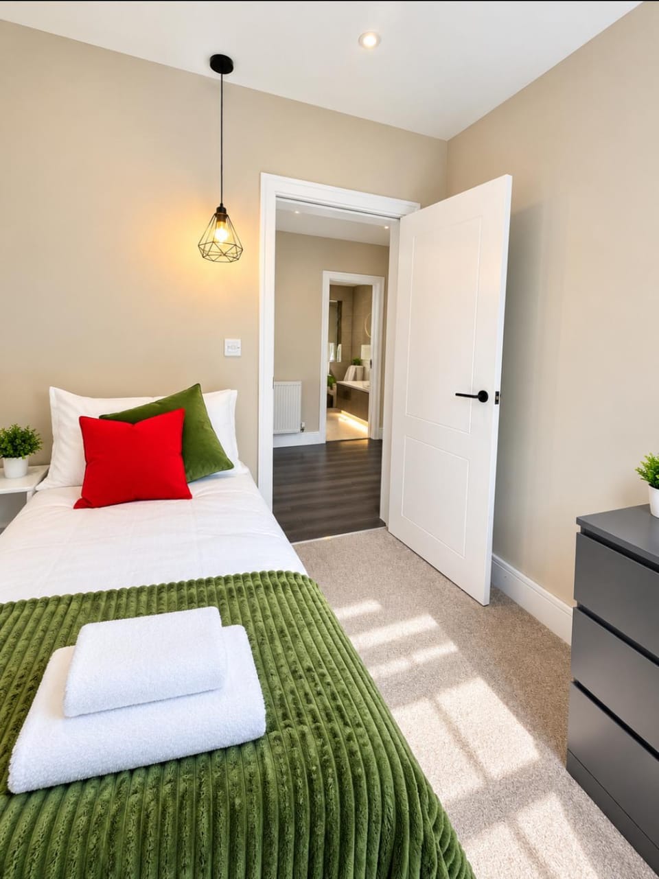 Wembley Park 2bedroom Long stay contractor free WiFi Apartment in Wembley