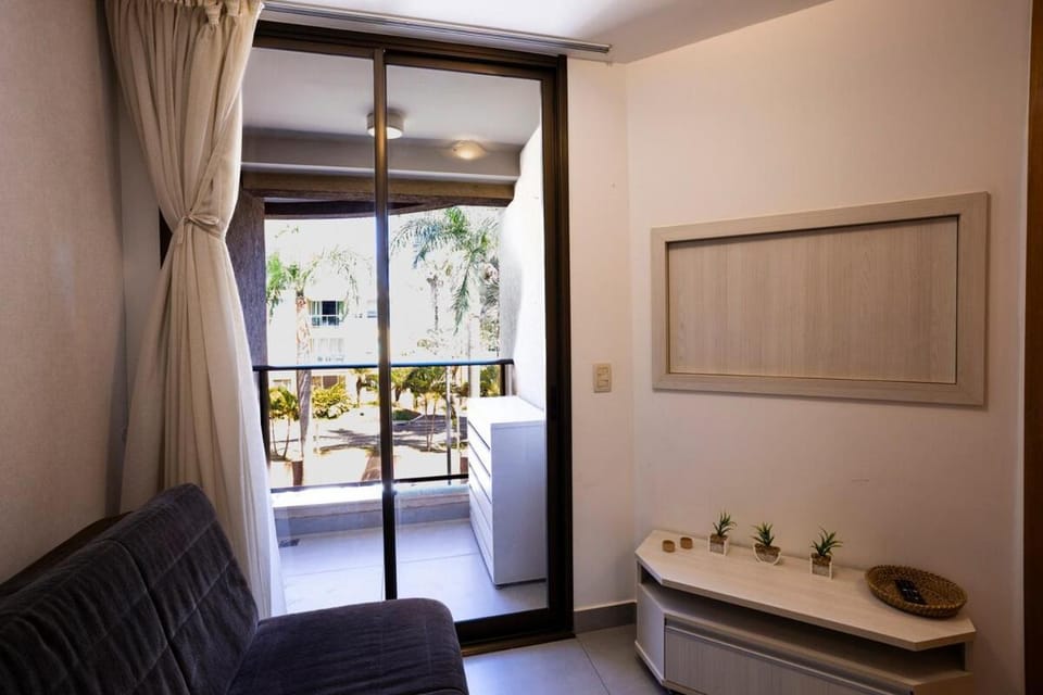 Life resort - Beira lago - localização e conforto Apartment in State of Goiás
