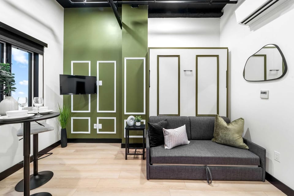 Experience Downtown Energy Near Petco Park & Dine Apartment in Gaslamp Quarter