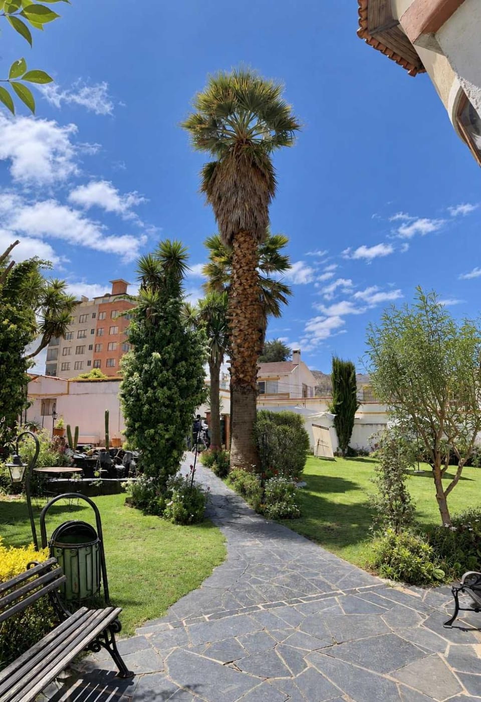 The Landmark I Jacuzzi and Kitchen Calacoto Apartment in La Paz