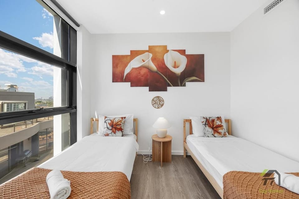 Parramatta CBD Near Train Station 1 Parking Apartment in Parramatta